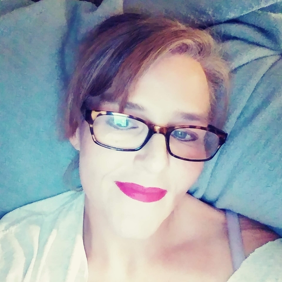 Meet your Posher, Lori - Picture 7 of 7